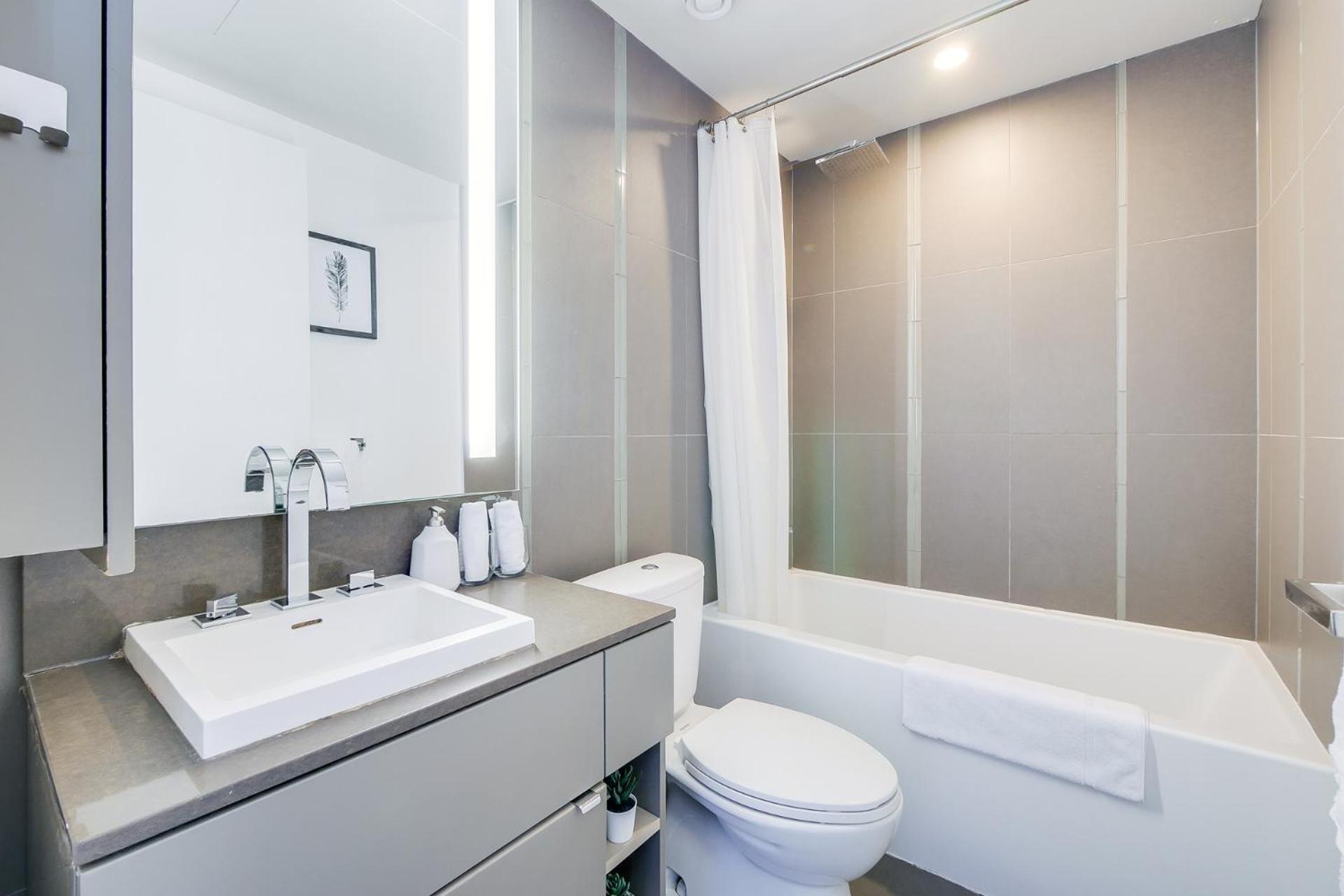 1Br Condo - City View, Near Cn Tower & Rogers Center Toronto Dış mekan fotoğraf
