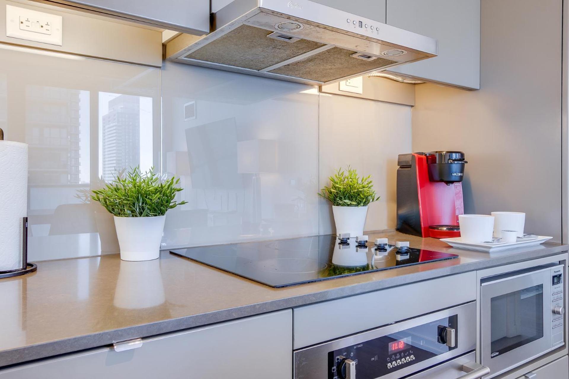 1Br Condo - City View, Near Cn Tower & Rogers Center Toronto Dış mekan fotoğraf